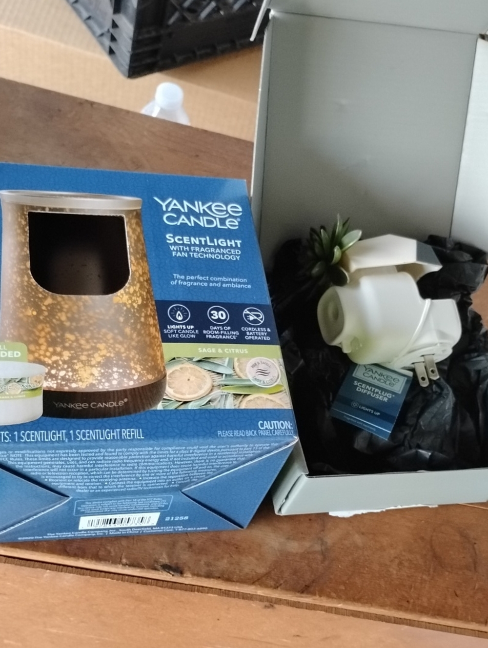 Yankee Candle Gold ScentLight Warmer with White Insert